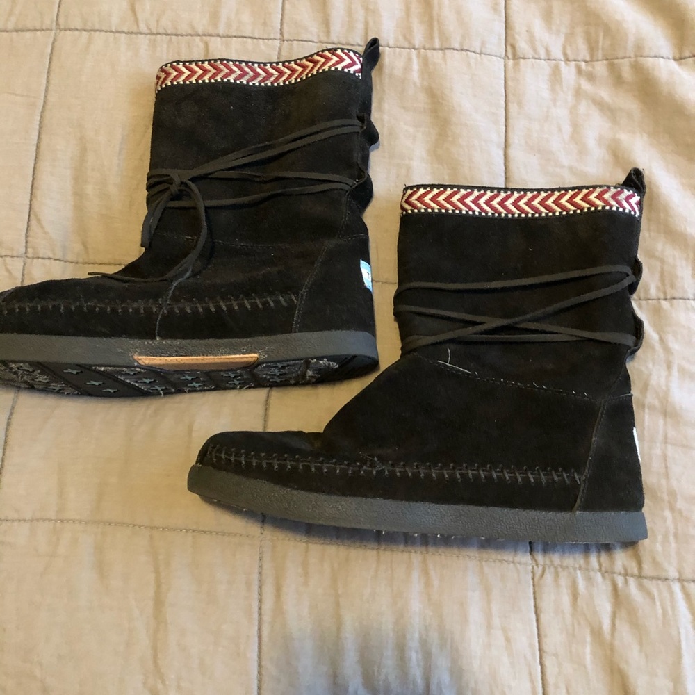 TOMS Boots